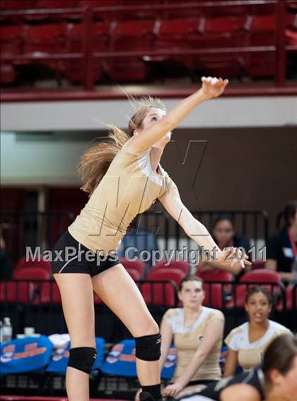Thumbnail 2 in Providence vs. Hoggard (NCHSAA 4A Final) photogallery.