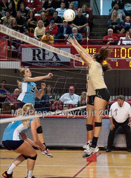 Thumbnail 2 in Providence vs. Hoggard (NCHSAA 4A Final) photogallery.