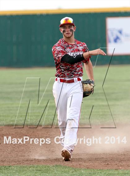 Thumbnail 3 in Hutchinson @ Maize (KSHSAA 6A Regional Playoff) photogallery.