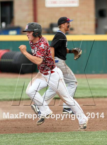 Thumbnail 3 in Hutchinson @ Maize (KSHSAA 6A Regional Playoff) photogallery.