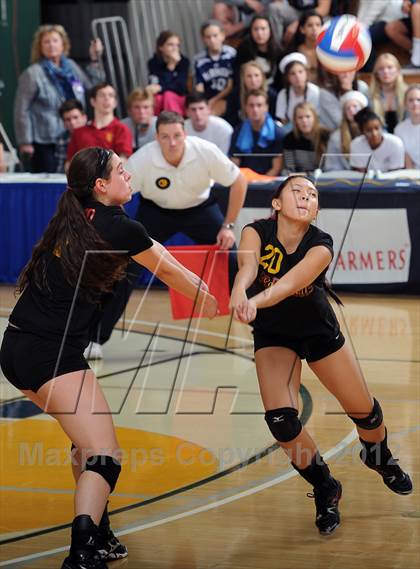 Thumbnail 1 in Marymount vs. St. Francis (CIF State D1 Final) photogallery.