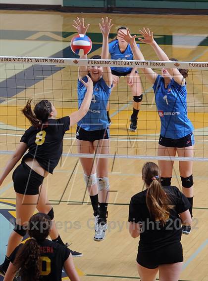 Thumbnail 1 in Marymount vs. St. Francis (CIF State D1 Final) photogallery.