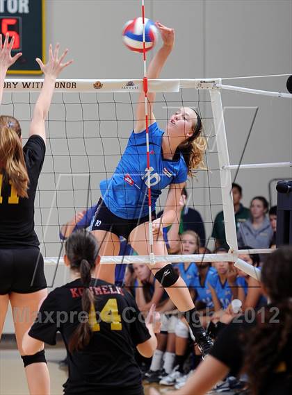 Thumbnail 2 in Marymount vs. St. Francis (CIF State D1 Final) photogallery.