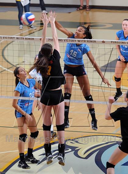 Thumbnail 2 in Marymount vs. St. Francis (CIF State D1 Final) photogallery.