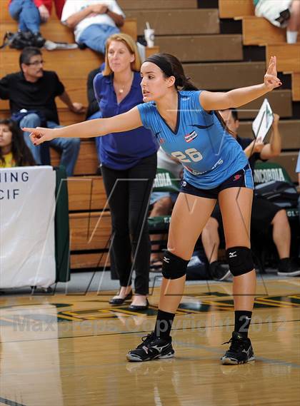 Thumbnail 1 in Marymount vs. St. Francis (CIF State D1 Final) photogallery.