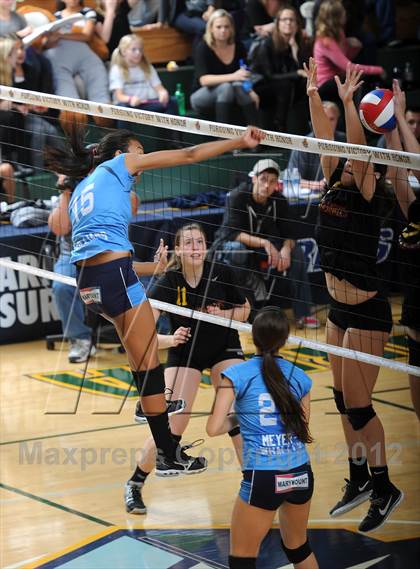 Thumbnail 3 in Marymount vs. St. Francis (CIF State D1 Final) photogallery.