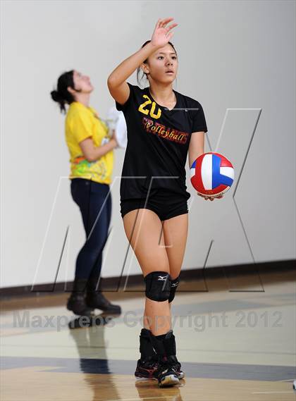 Thumbnail 3 in Marymount vs. St. Francis (CIF State D1 Final) photogallery.
