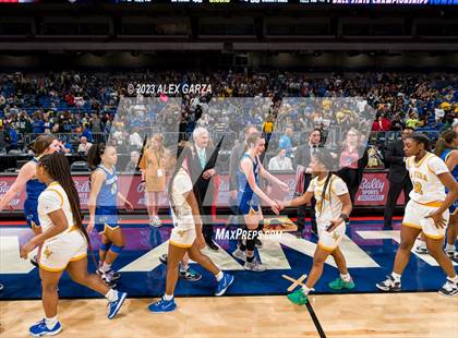 Thumbnail 3 in La Vega vs Sunnyvale (UIL 5A Basketball State final) photogallery.