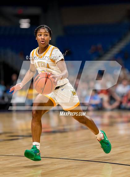 Thumbnail 2 in La Vega vs Sunnyvale (UIL 5A Basketball State final) photogallery.