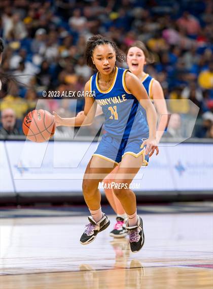 Thumbnail 2 in La Vega vs Sunnyvale (UIL 5A Basketball State final) photogallery.