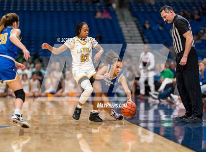 Thumbnail 2 in La Vega vs Sunnyvale (UIL 5A Basketball State final) photogallery.