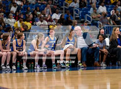 Thumbnail 3 in La Vega vs Sunnyvale (UIL 5A Basketball State final) photogallery.