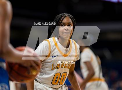 Thumbnail 2 in La Vega vs Sunnyvale (UIL 5A Basketball State final) photogallery.