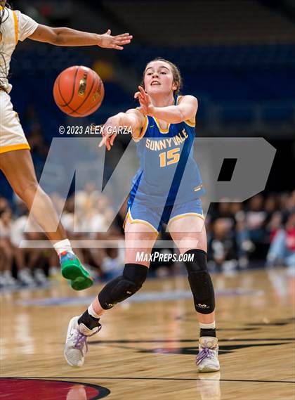 Thumbnail 1 in La Vega vs Sunnyvale (UIL 5A Basketball State final) photogallery.