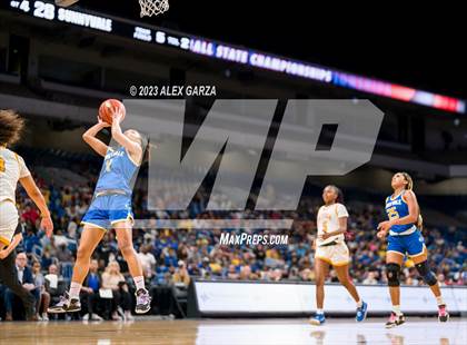 Thumbnail 1 in La Vega vs Sunnyvale (UIL 5A Basketball State final) photogallery.