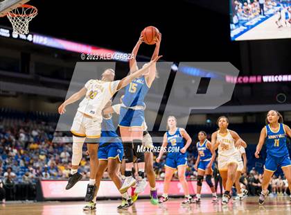 Thumbnail 2 in La Vega vs Sunnyvale (UIL 5A Basketball State final) photogallery.