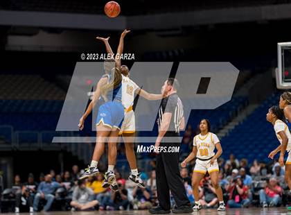 Thumbnail 1 in La Vega vs Sunnyvale (UIL 5A Basketball State final) photogallery.
