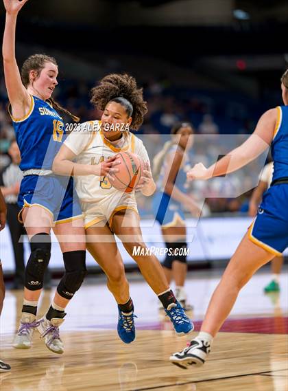 Thumbnail 1 in La Vega vs Sunnyvale (UIL 5A Basketball State final) photogallery.
