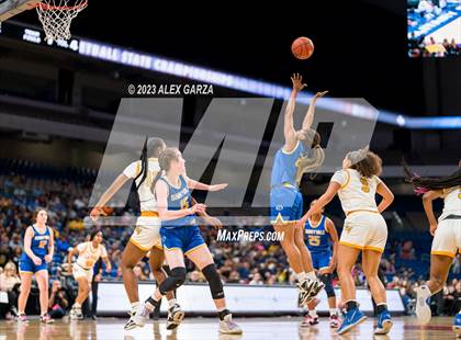 Thumbnail 1 in La Vega vs Sunnyvale (UIL 5A Basketball State final) photogallery.