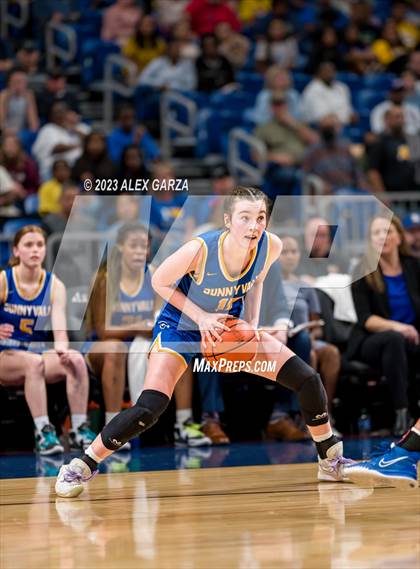 Thumbnail 1 in La Vega vs Sunnyvale (UIL 5A Basketball State final) photogallery.