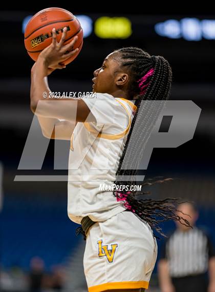 Thumbnail 3 in La Vega vs Sunnyvale (UIL 5A Basketball State final) photogallery.