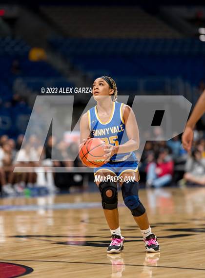 Thumbnail 3 in La Vega vs Sunnyvale (UIL 5A Basketball State final) photogallery.