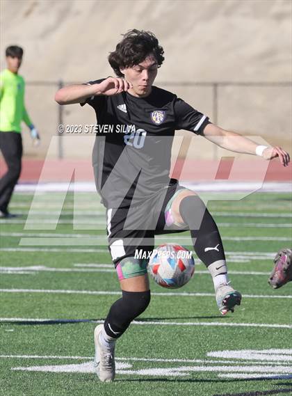 Thumbnail 2 in Brawley vs. Santana (45th Annual East County Holiday Classic) photogallery.