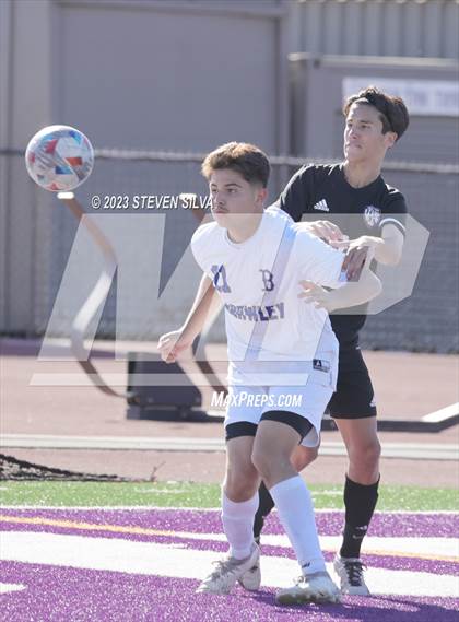 Thumbnail 2 in Brawley vs. Santana (45th Annual East County Holiday Classic) photogallery.