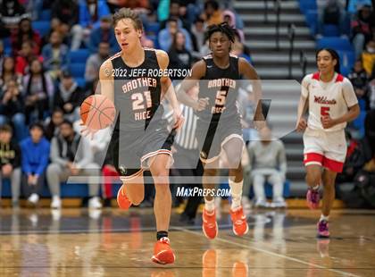 Thumbnail 3 in Brother Rice vs. Northview photogallery.