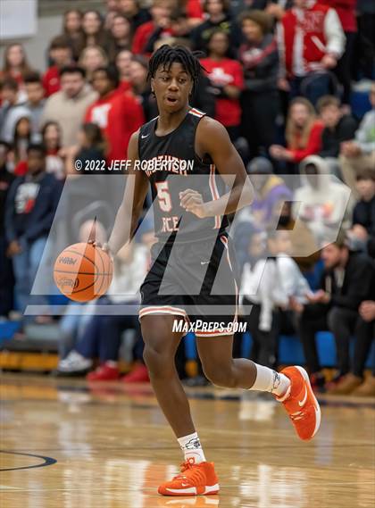Thumbnail 2 in Brother Rice vs. Northview photogallery.