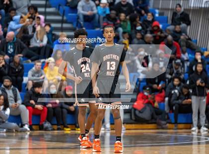 Thumbnail 2 in Brother Rice vs. Northview photogallery.