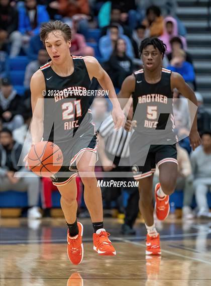 Thumbnail 2 in Brother Rice vs. Northview photogallery.