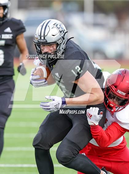 Thumbnail 2 in Kennedy Catholic vs. Emerald Ridge (WIAA 4A Semi Final) photogallery.
