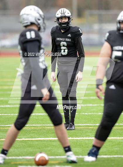 Thumbnail 3 in Kennedy Catholic vs. Emerald Ridge (WIAA 4A Semi Final) photogallery.