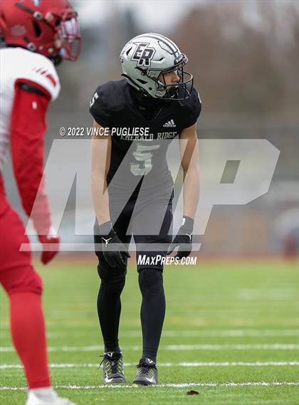 Thumbnail 2 in Kennedy Catholic vs. Emerald Ridge (WIAA 4A Semi Final) photogallery.
