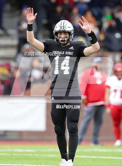 Thumbnail 3 in Kennedy Catholic vs. Emerald Ridge (WIAA 4A Semi Final) photogallery.