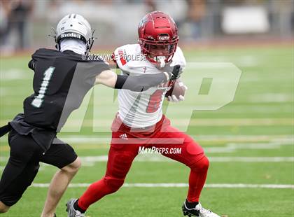 Thumbnail 3 in Kennedy Catholic vs. Emerald Ridge (WIAA 4A Semi Final) photogallery.