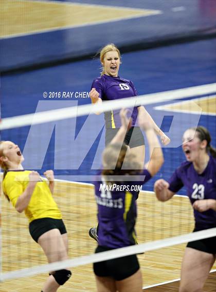 Thumbnail 3 in Fleming vs. Kit Carson (CHSAA 1A Championship) photogallery.