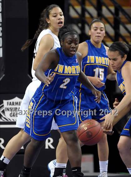 Thumbnail 1 in JW North vs. Archbishop Mitty (CIF State D2 Final) photogallery.