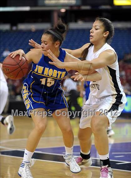 Thumbnail 3 in JW North vs. Archbishop Mitty (CIF State D2 Final) photogallery.