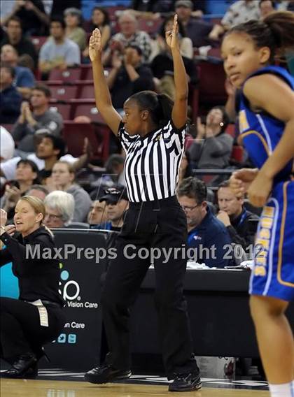 Thumbnail 2 in JW North vs. Archbishop Mitty (CIF State D2 Final) photogallery.