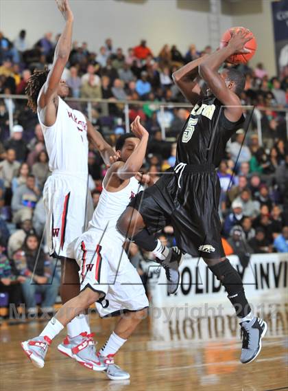 Thumbnail 2 in Webb [J. F.] vs Clinton (HighSchoolOT.com Invitational) photogallery.