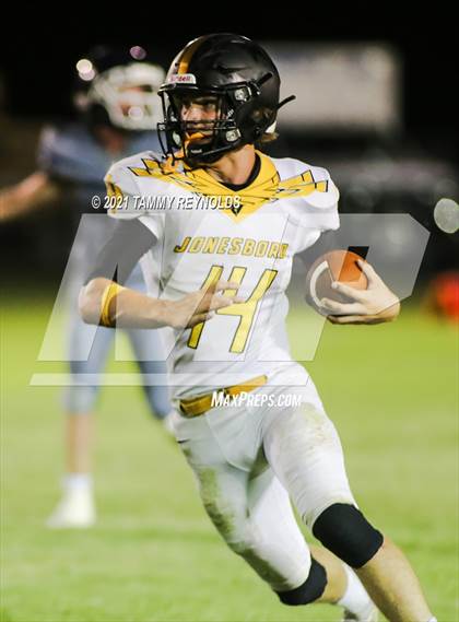 Thumbnail 2 in Jonesboro vs Perrin-Whitt photogallery.