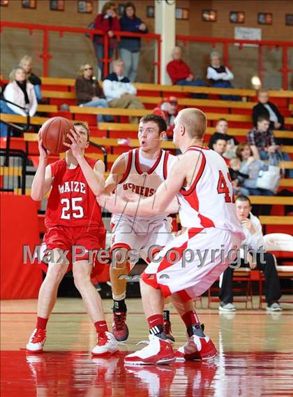Thumbnail 3 in Maize vs. McPherson photogallery.