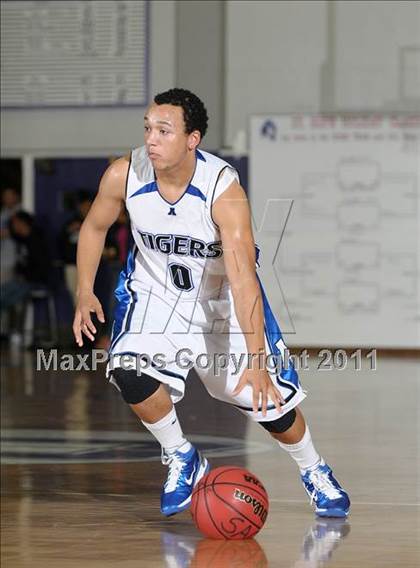 Thumbnail 2 in Capital Christian vs. Analy (St. Hope Classic) photogallery.
