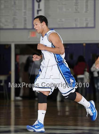 Thumbnail 1 in Capital Christian vs. Analy (St. Hope Classic) photogallery.