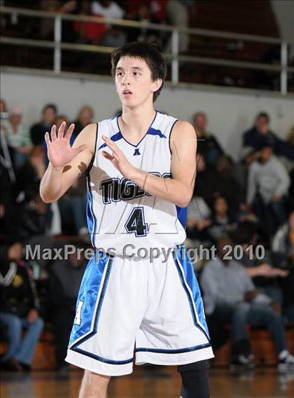 Thumbnail 2 in Capital Christian vs. Analy (St. Hope Classic) photogallery.
