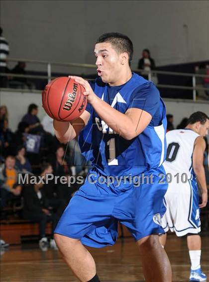 Thumbnail 1 in Capital Christian vs. Analy (St. Hope Classic) photogallery.