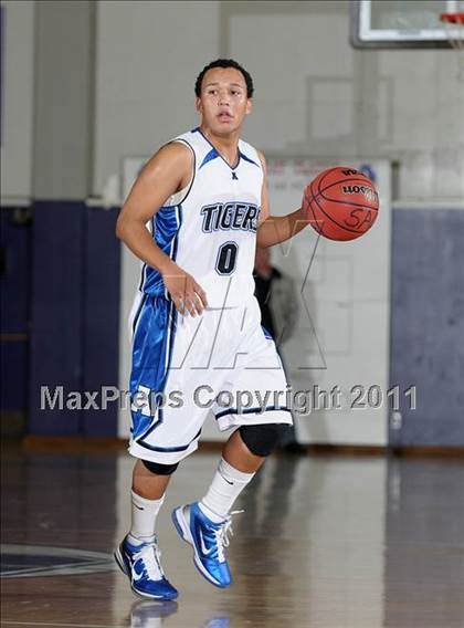 Thumbnail 1 in Capital Christian vs. Analy (St. Hope Classic) photogallery.