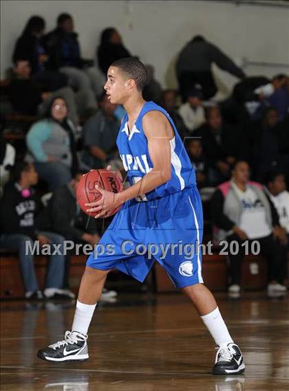 Thumbnail 1 in Capital Christian vs. Analy (St. Hope Classic) photogallery.